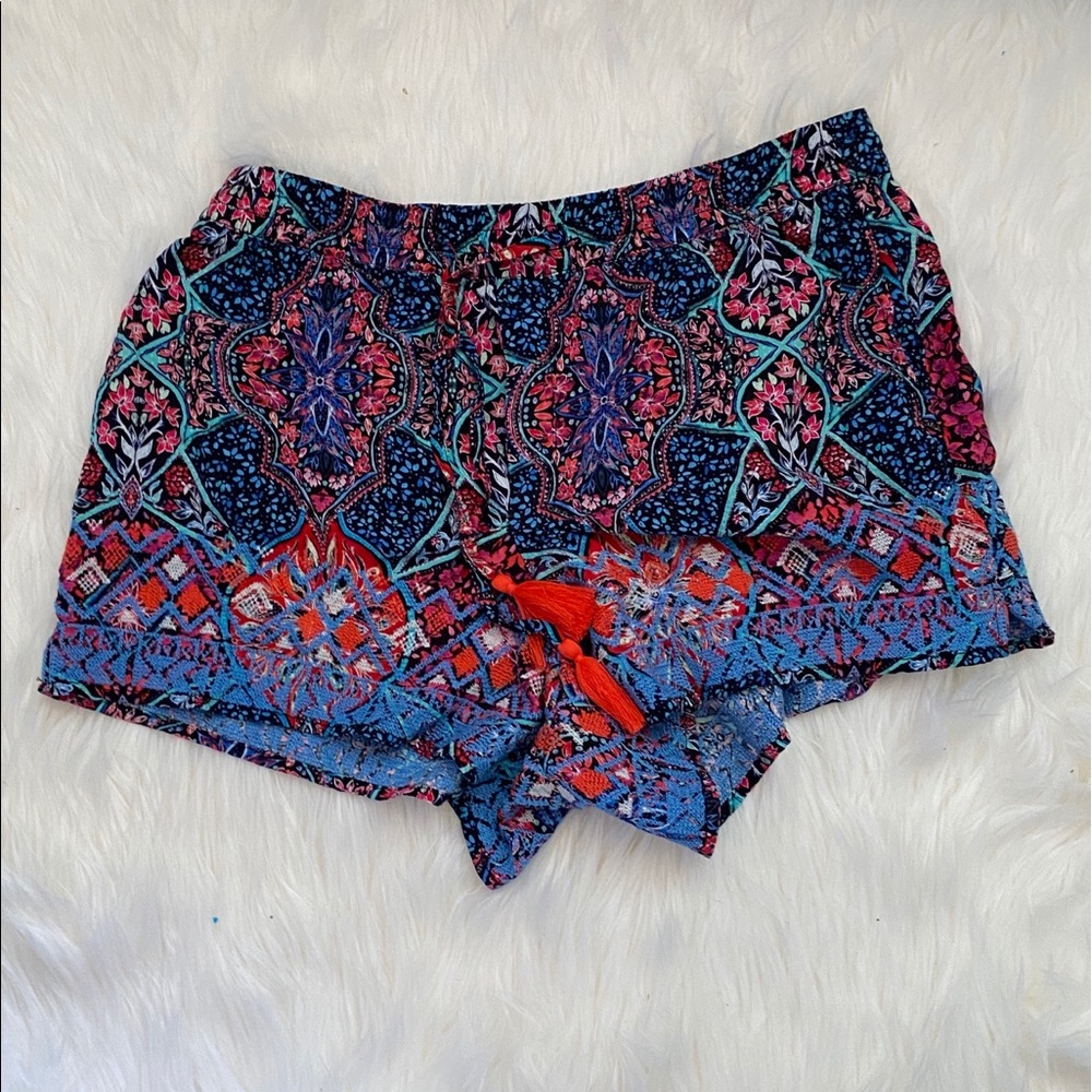 NWT embroidered gap pull on shorts